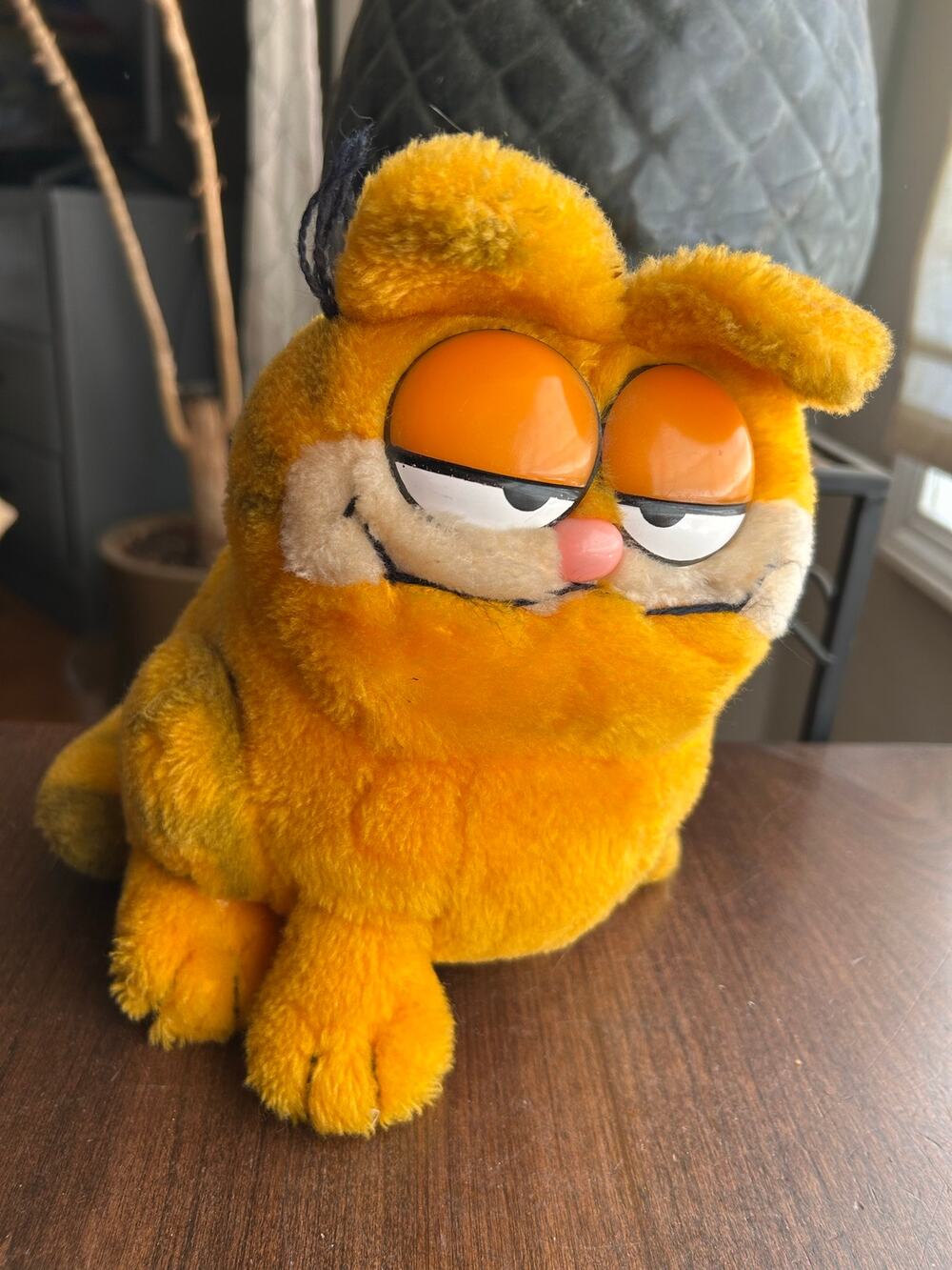 Vintage 1981 Dakin Sitting Garfield Plush